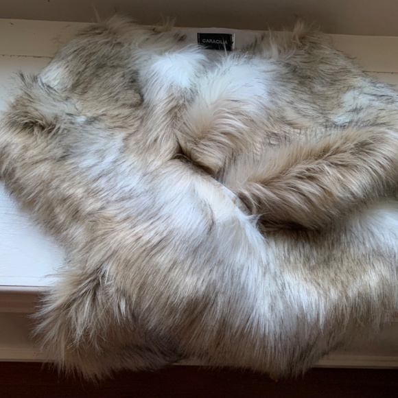 Faux fox fur shawl wrap stole - Picture 5 of 7